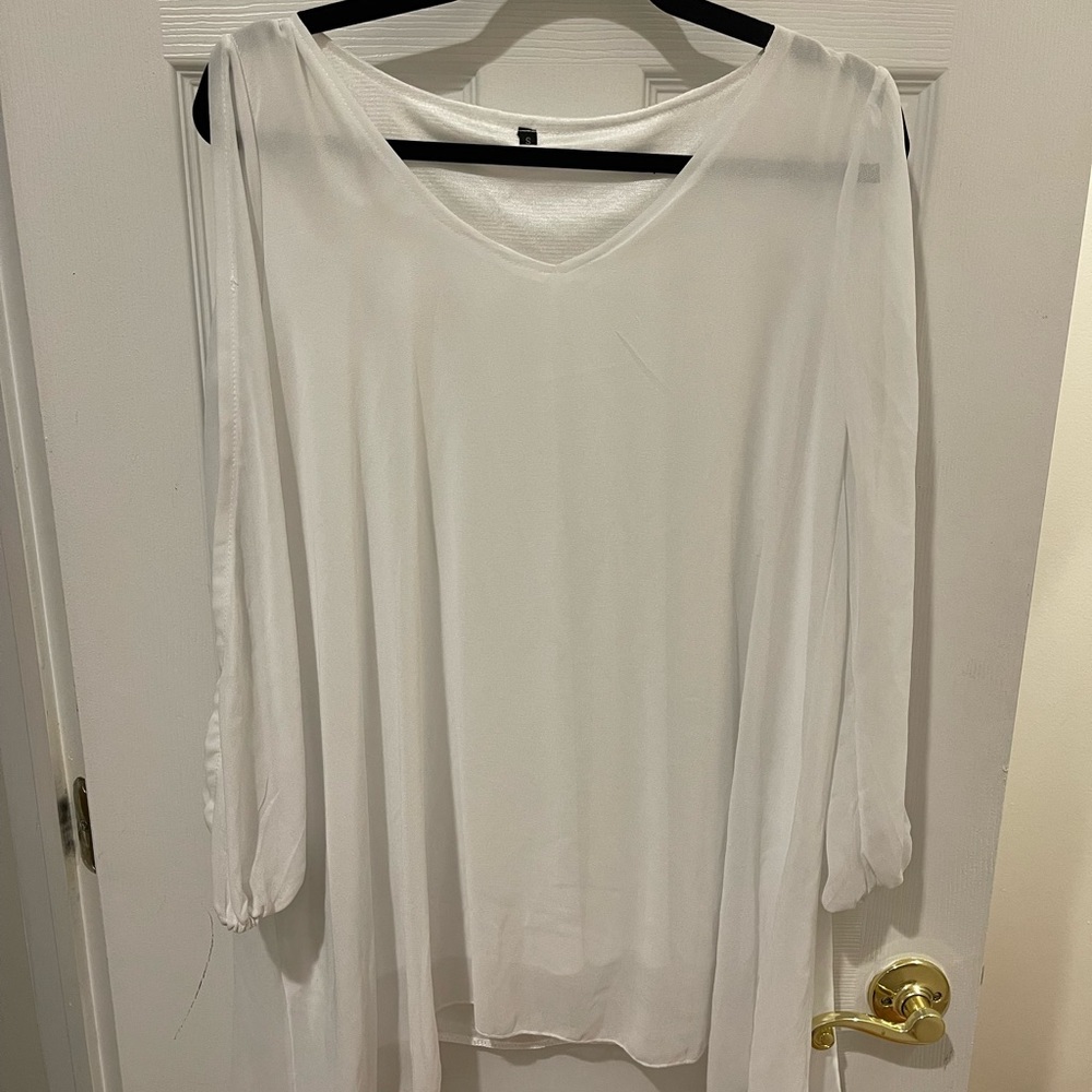 White long sleeve chiffon dress